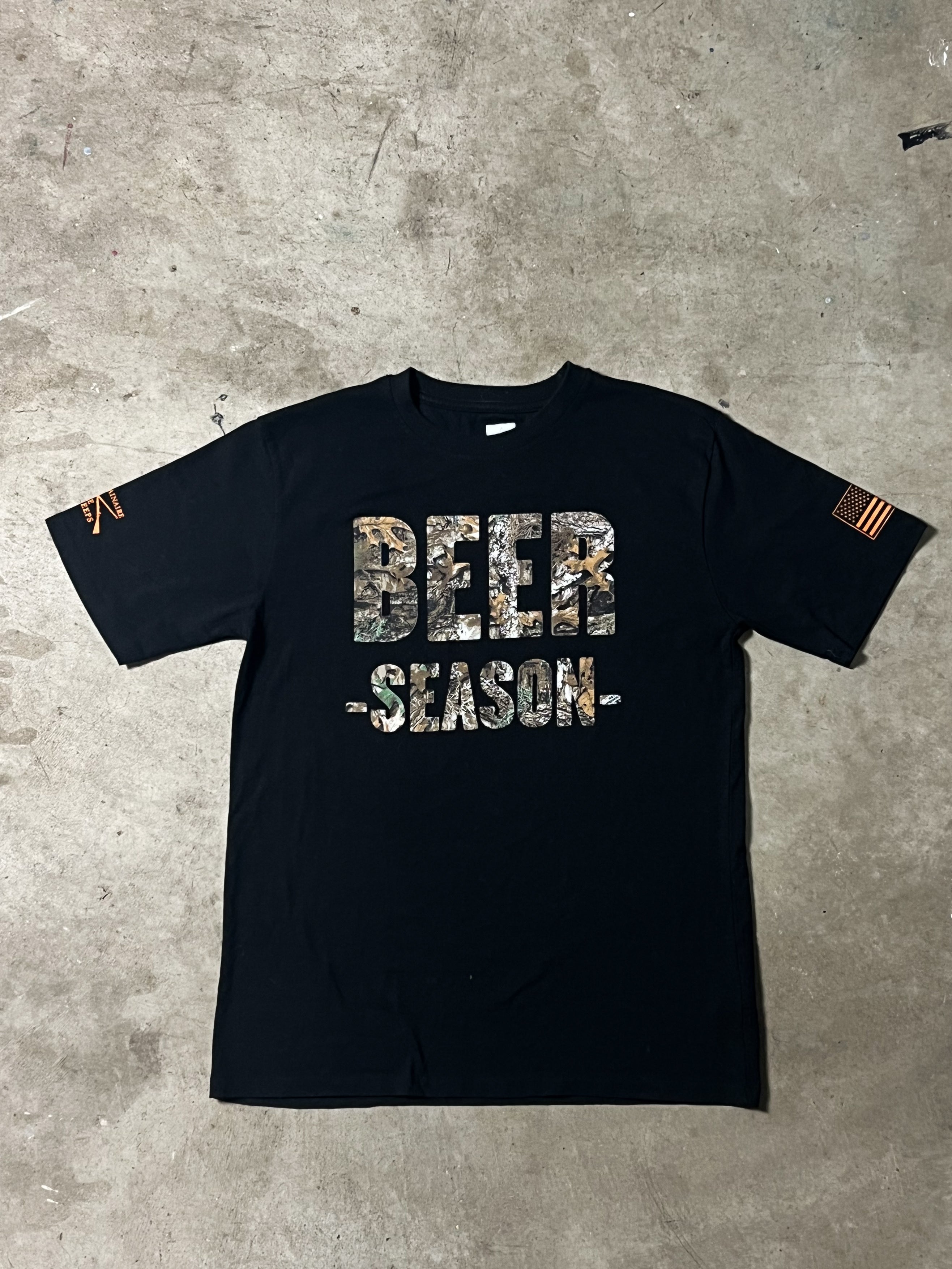 2000'S MOUNTAINAIRE REALTREE BEER SEASON TEE | M