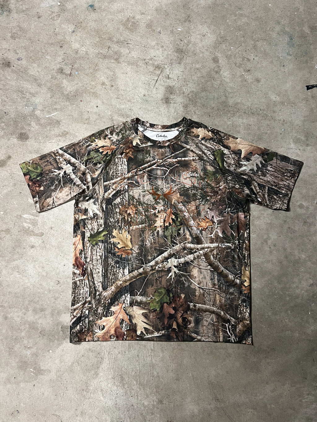 1 OF 1 CABELAS ATHLETIC TEE WITH HAND PRINTED HIDDEN CREEK GRAPHIC | L
