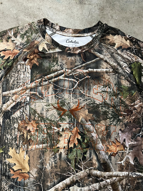 1 OF 1 CABELAS ATHLETIC TEE WITH HAND PRINTED HIDDEN CREEK GRAPHIC | L